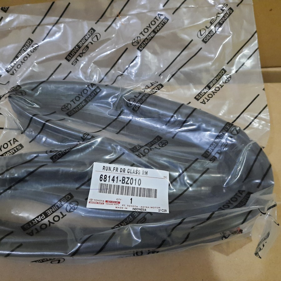 karet kaca pintu depan kanan xenia avanza 2007 2008 2009 2010 2011