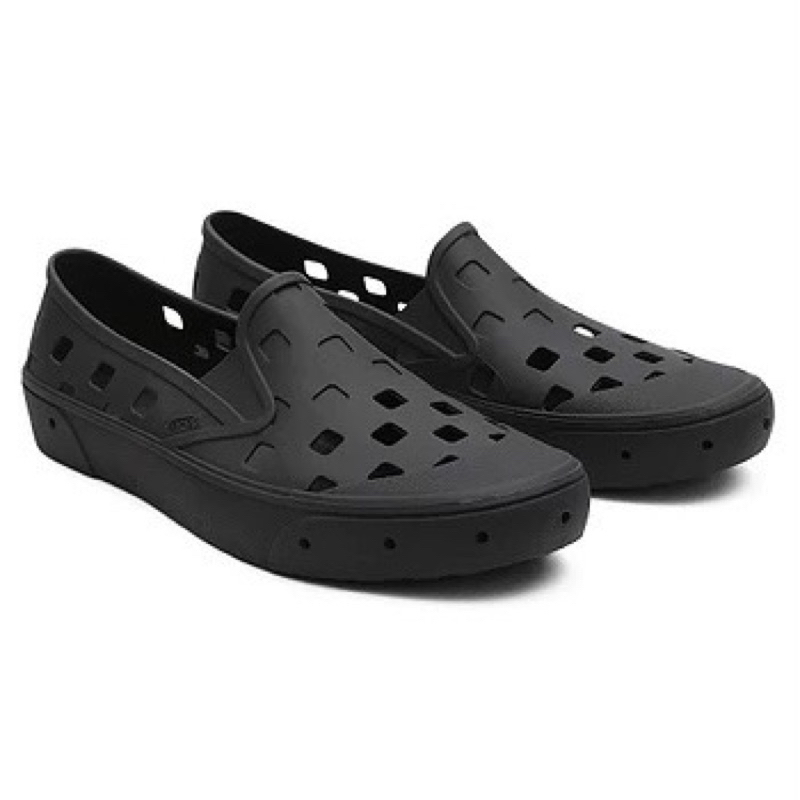 vans slip on trek black