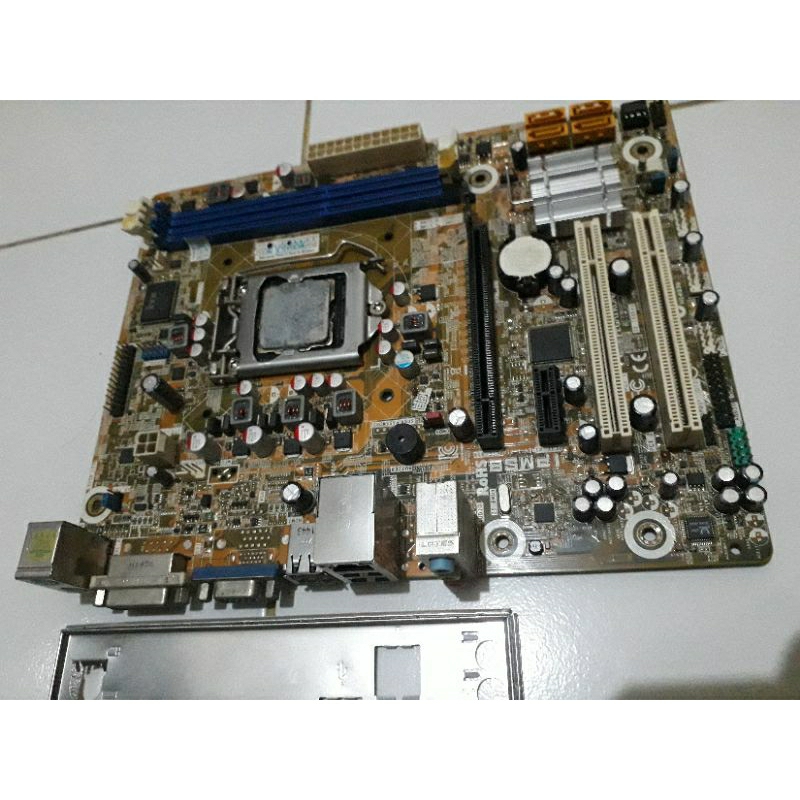 mobo h61 zyrex minus 1 slot ram tdk bisa + proce xeon e3 1220 setara i5 gen 2