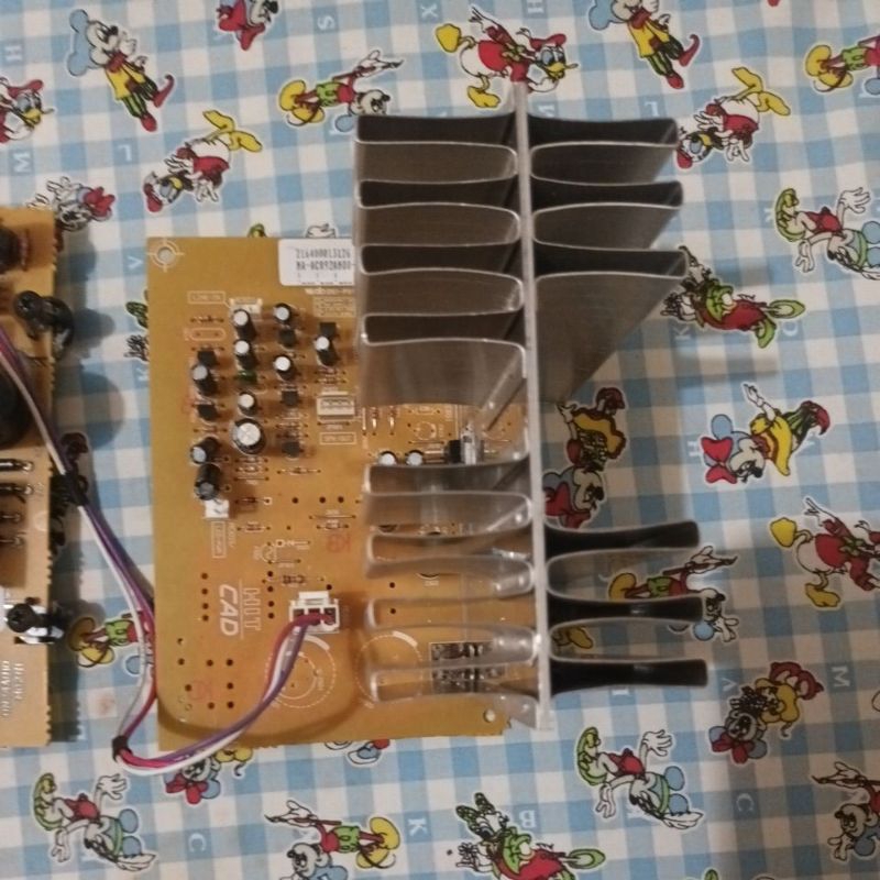 Cabutan mesin subwofer PSW500i beserta speakernya.