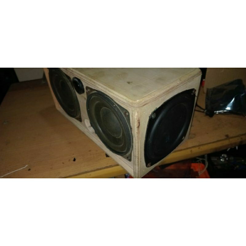 Box plus speaker 4 inchi