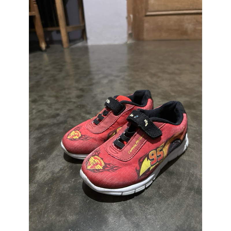 sepatu anak preloved disney cars