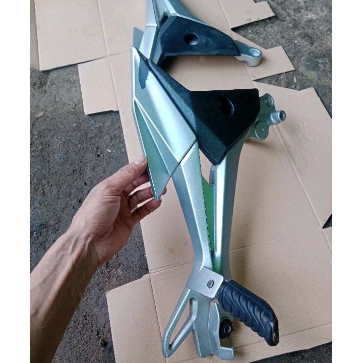 footstep pijakan belakang supra x125 fi injeksi step sepasang original copotan kode K41