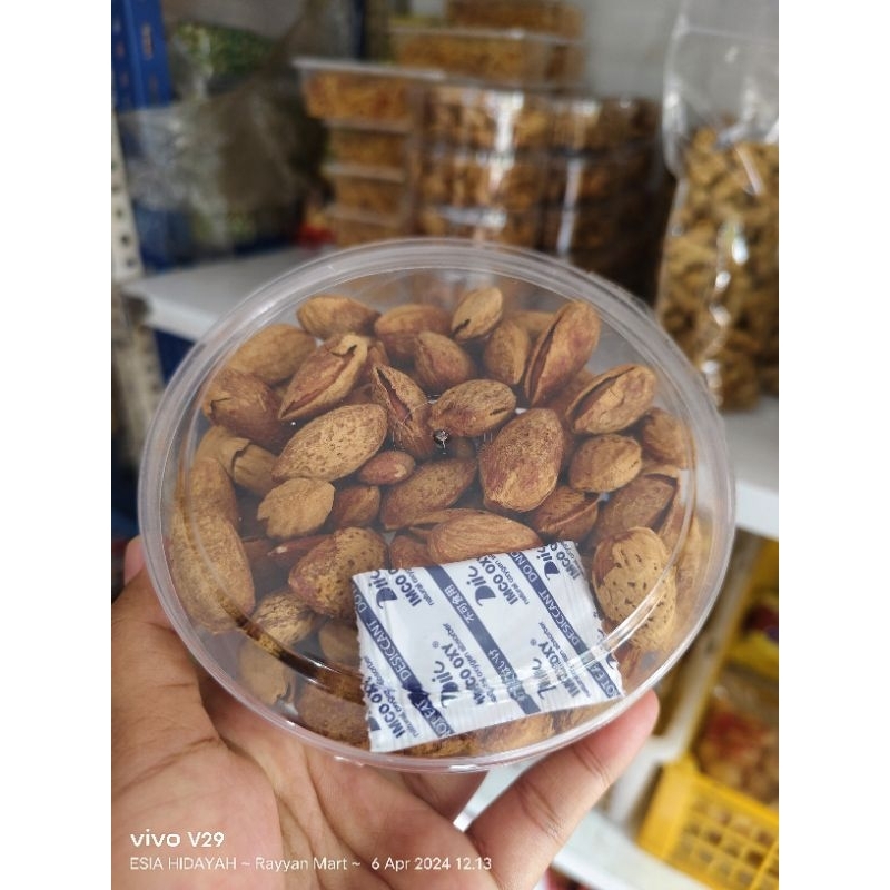 

ALMOND cangkang TOPLES