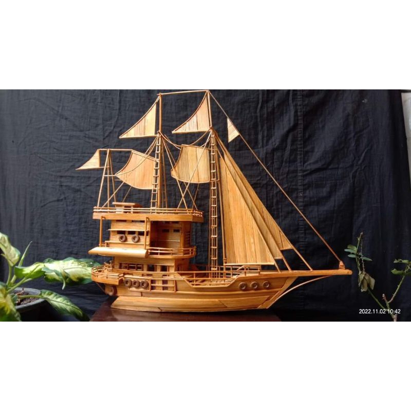 Miniatur Kapal Dari bambu Asli bambu