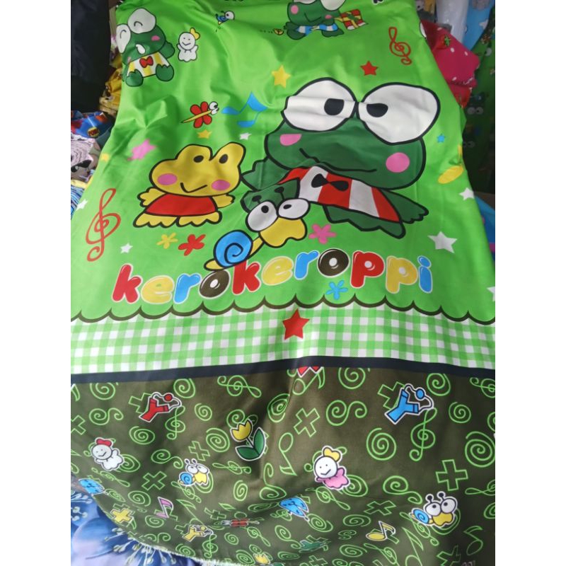 kain seprai motif keroppi bahan kain Seprei batal guling harga per 50cm lebar 240cm