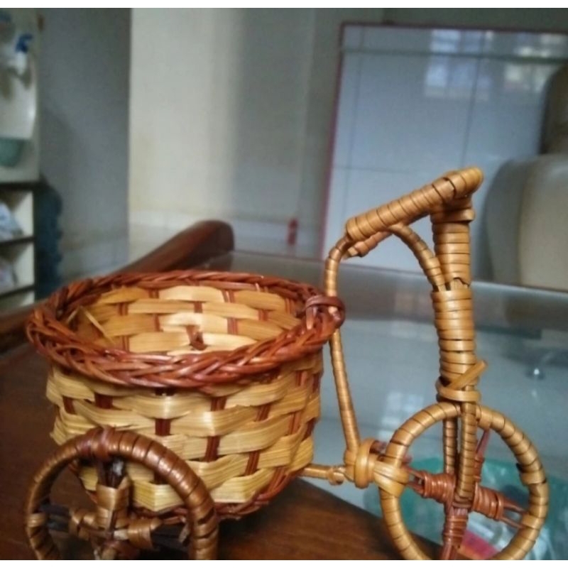 PAJANGAN DEKORASI KERAJINAN ROTAN ANGSA / SEPEDA