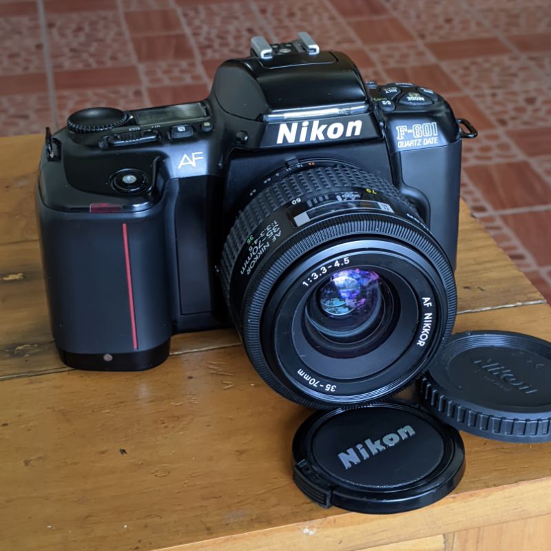 Kamera analog Nikon f601 QD cakep mulus