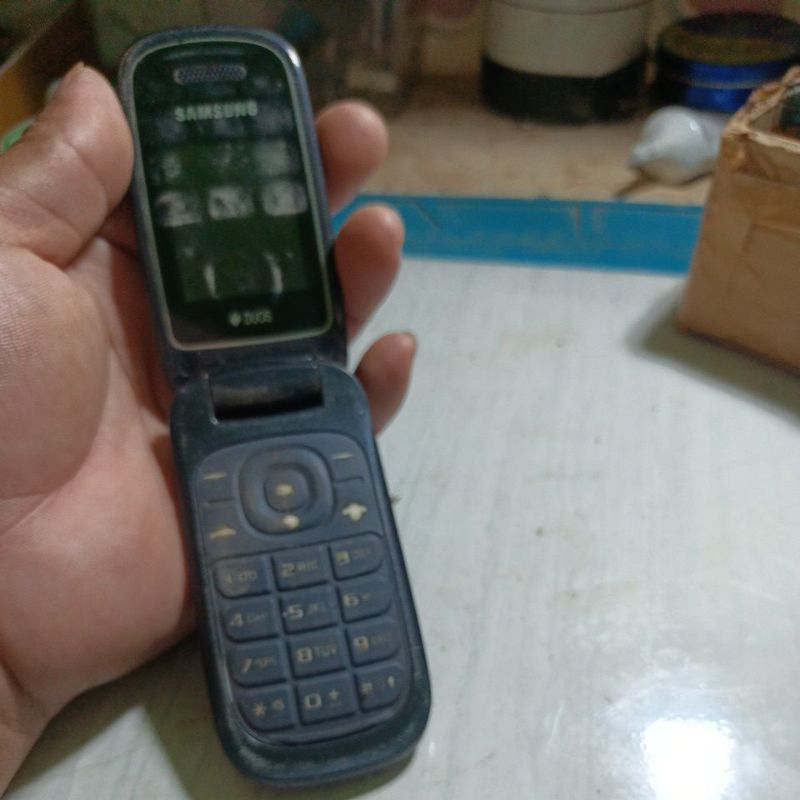 Samsung Lipat Minus LCD dan Baterai