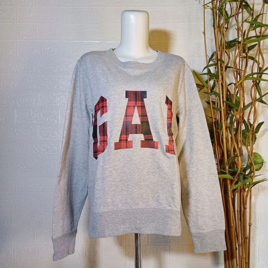 CREWNECK GAP (SECOND BRANDED) SIZE L FIT M, ABU-ABU, CN001