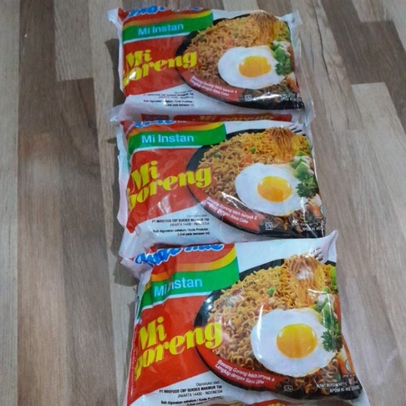 

indomie mi goreng isi 3 pcs