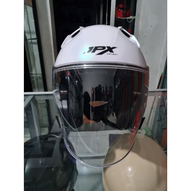 Helm JPX Nova X bekas pakai