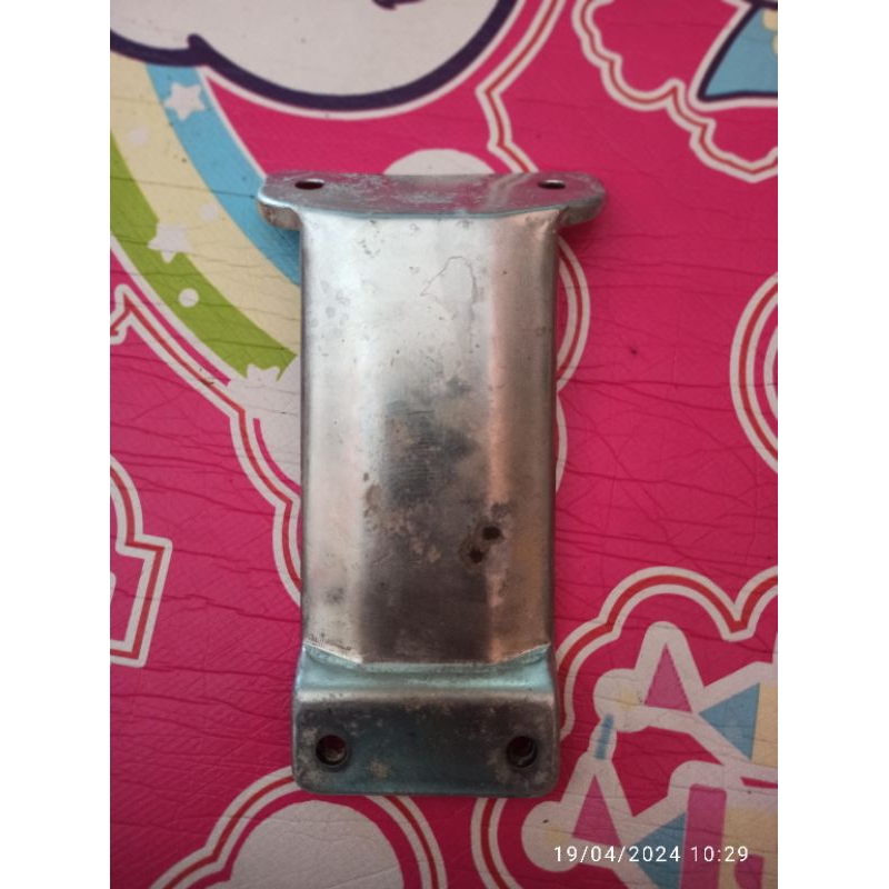 breket spakbor belakang Suzuki crystal