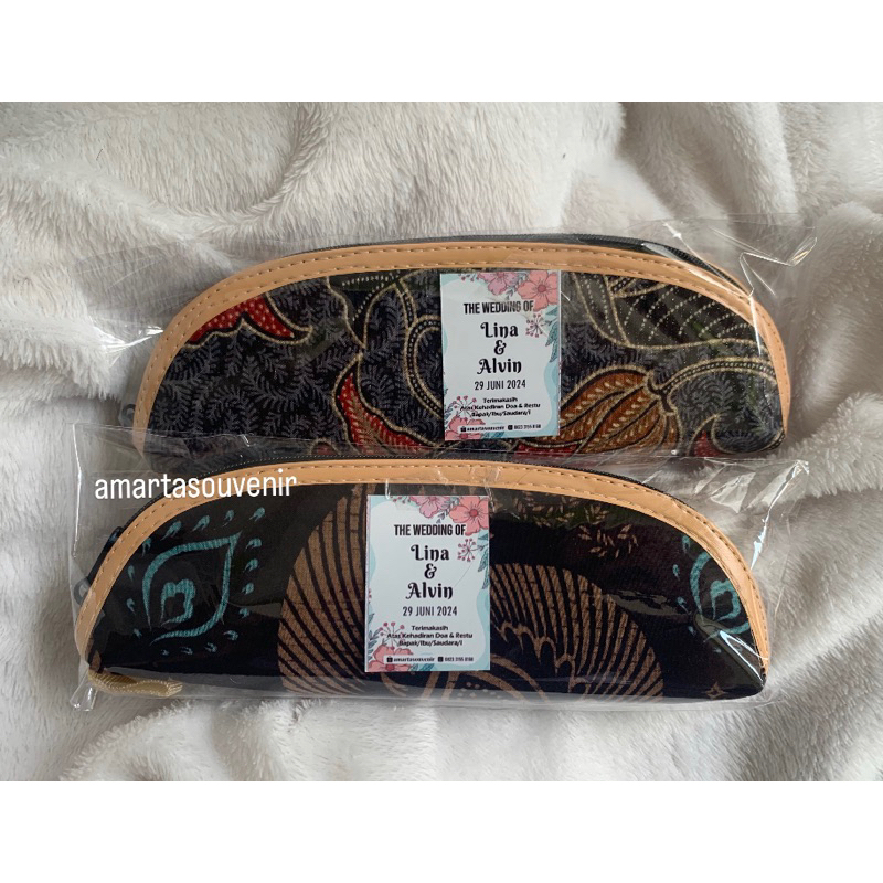 

SOUVENIR TEMPAT PENSIL SOUVENIR DOMPET BATIK