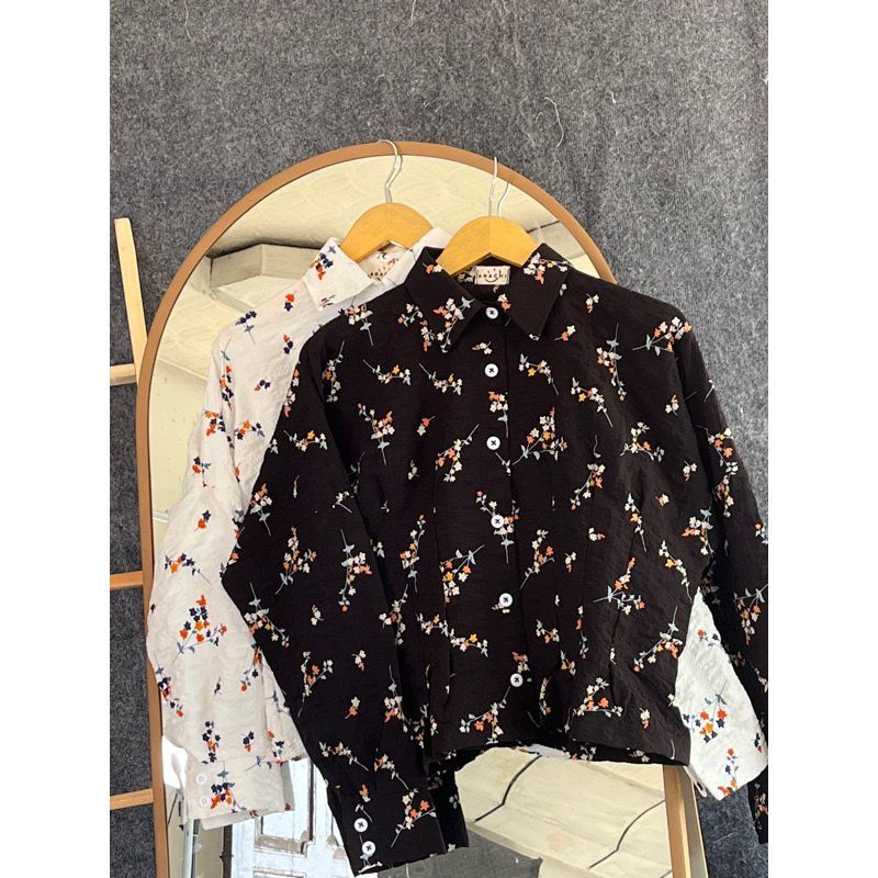 KEMEJA LOLY MOTIF, BLUS DENGAN MOTIF BUNGA HITAM DAN PUTIH KEMEJA KEKINIAN  BLUS KOREA 2024 TERVIRAL