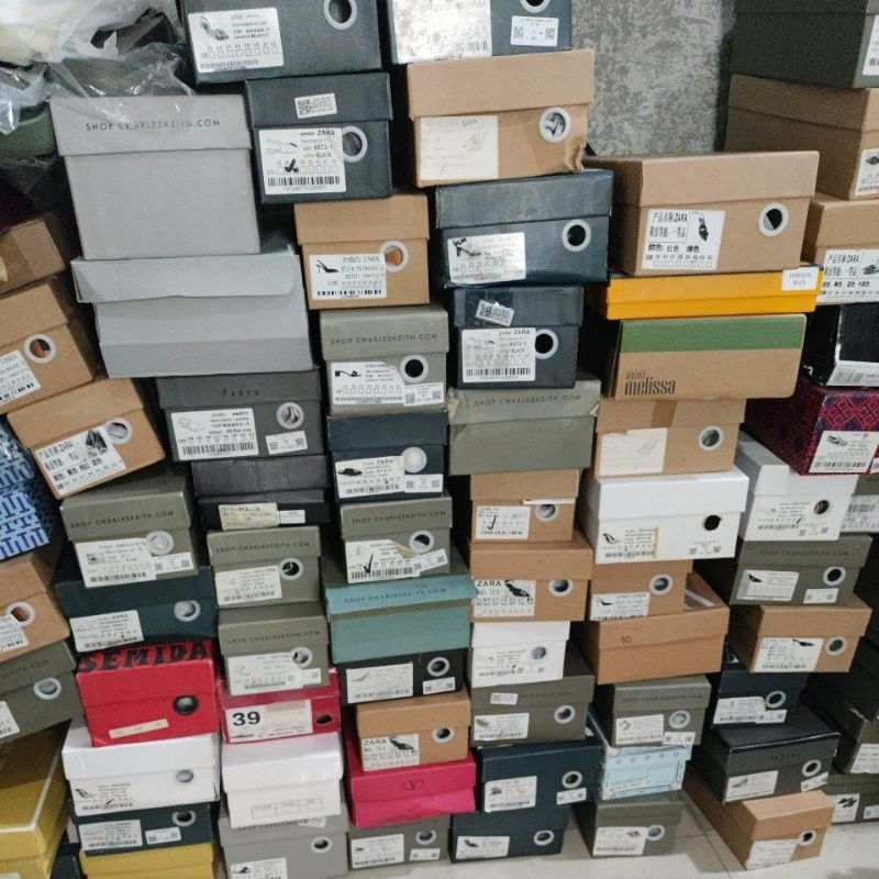 Obral Sepatu/ Tas import branded tutup toko