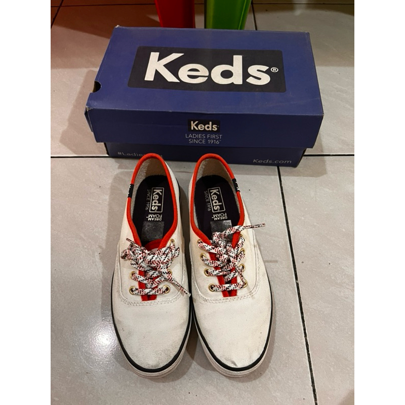 Preloved Sepatu Wanita Keds Original