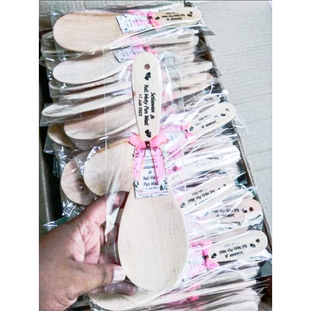 Souvenir Pernikahan Centong Kayu + Sablon Packing Plastik