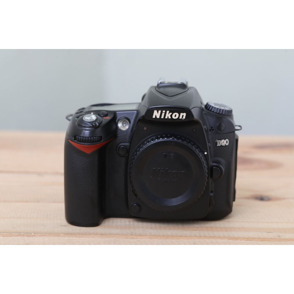 Nikon D90 Body only