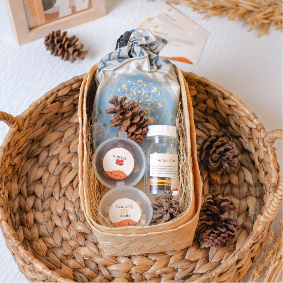 

Paket B | Paket Hampers Oleh Oleh Haji Souvenir Umroh Suvenir Tahlilan Syukuran Hajatan