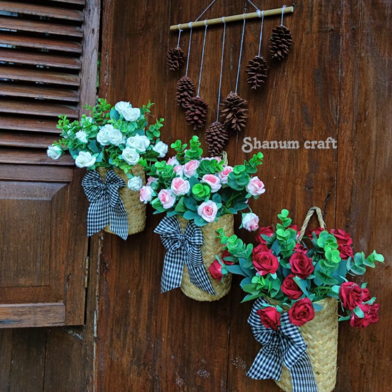 Hiasan bunga gantung dinding