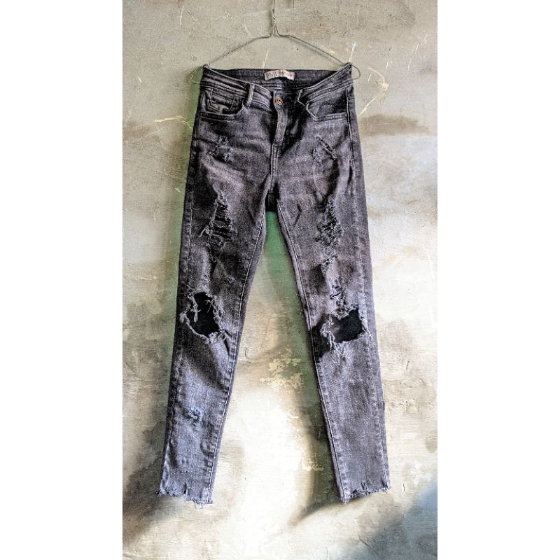 ripped jeans zara
