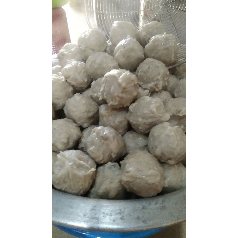 

BAKSO SAPI ISIAN URAT ISI 20PCS UKURAN BESAR,