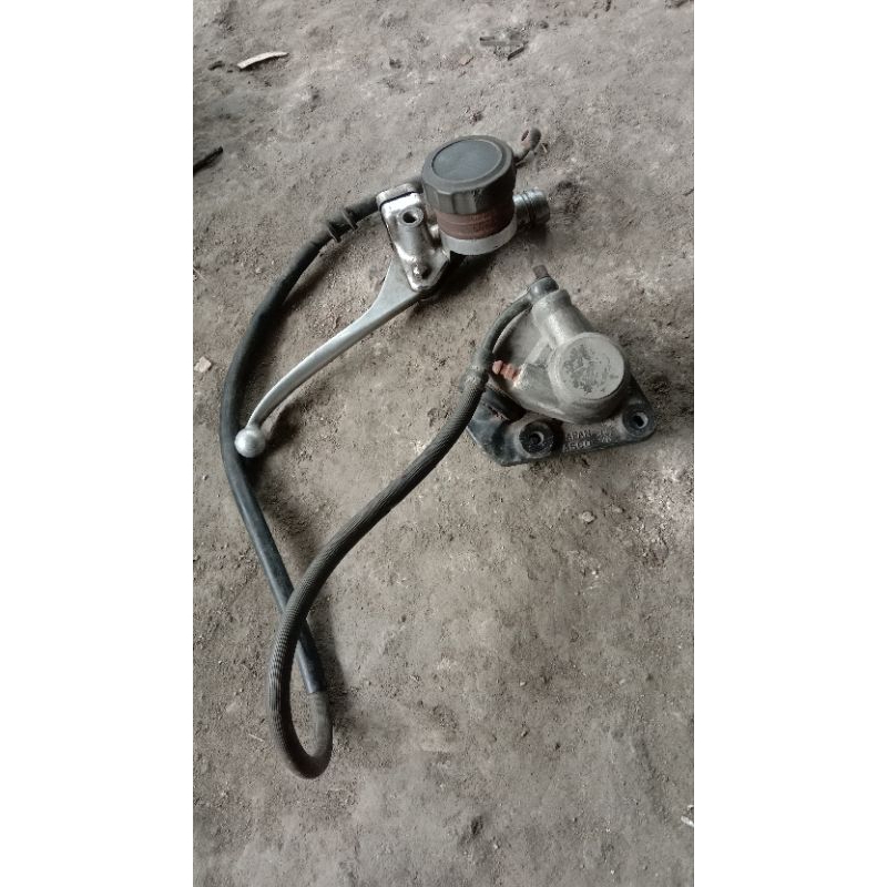 master kaliper Suzuki gt250