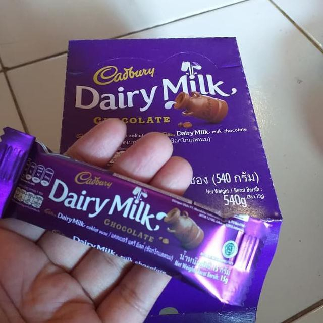 

ADY78 CADBURY DAIRY MILK 11GR 1 BOX, CADBURY 11 gram ISI 20 PCS, COKLAT CADBURY MINI 11 gr X 20