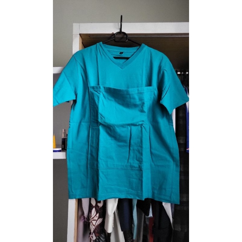 Preloved Kaos Kantong Gendong Bayi V neck