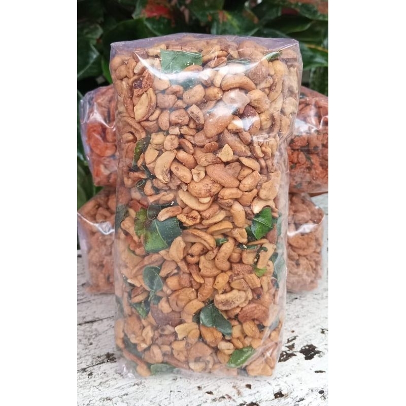 

Kacang Mede Patahan Matang 1kg