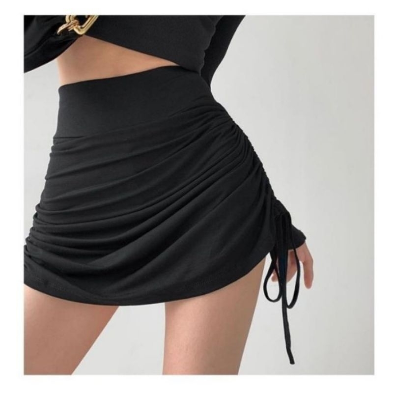 Preloved rok pendek hitam serut