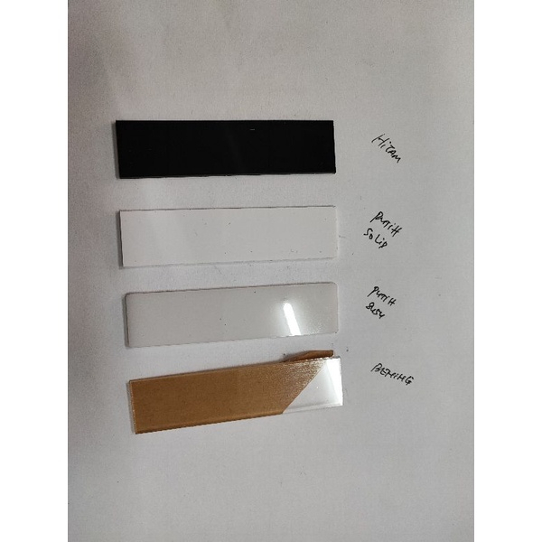 

Name Tag Bahan Akrilik Polos / Papan Nama Dada / Gantungan Kunci Polos 8cm x 2 cm
