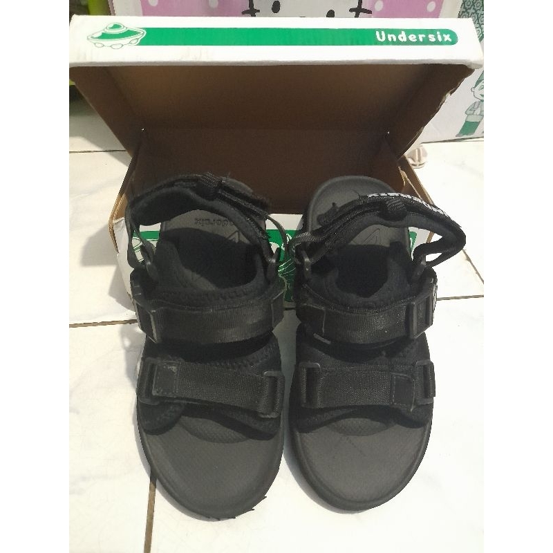 sandal gunung anak undersix size 32 2 kali pakai
