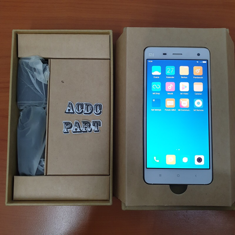 Hp Second Xiaomi MI 4LTE 2/16gb White Tidak Bergaransi