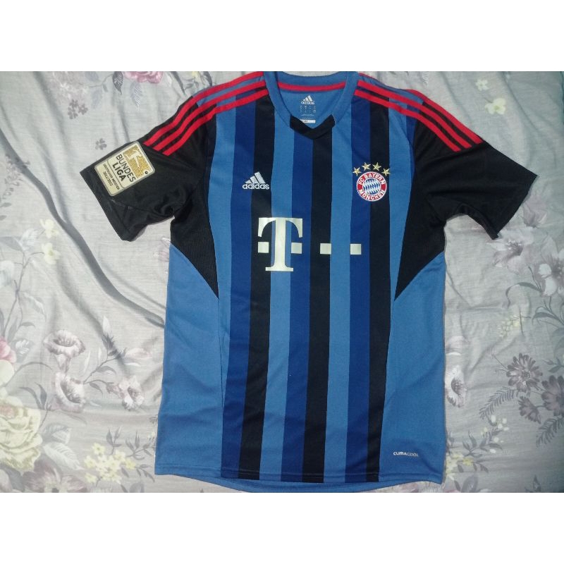 Vintage Jersey Bayern Munchen 3rd 2013/2014 Patch Gold Champion Player Name 6-Thiago