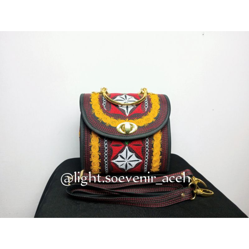 Tas Aceh  Unik Italy/Tas Selempang Wanita Bordir Aceh/Tas Pesta Aceh Cantik
