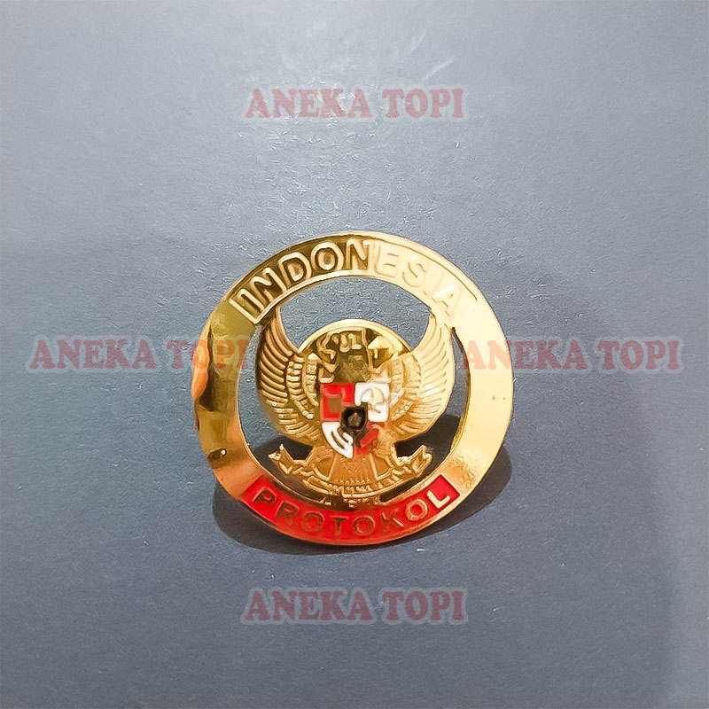 Pin Bros Protokol Garuda Indonesia Model Bulat Merah Lencana Garuda Protokol Bulat - Aneka Topi