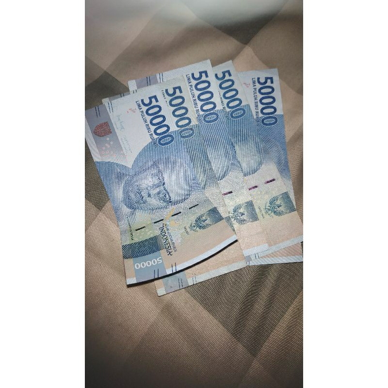 

Amplop isi uang 50k asli no Hoax 100%