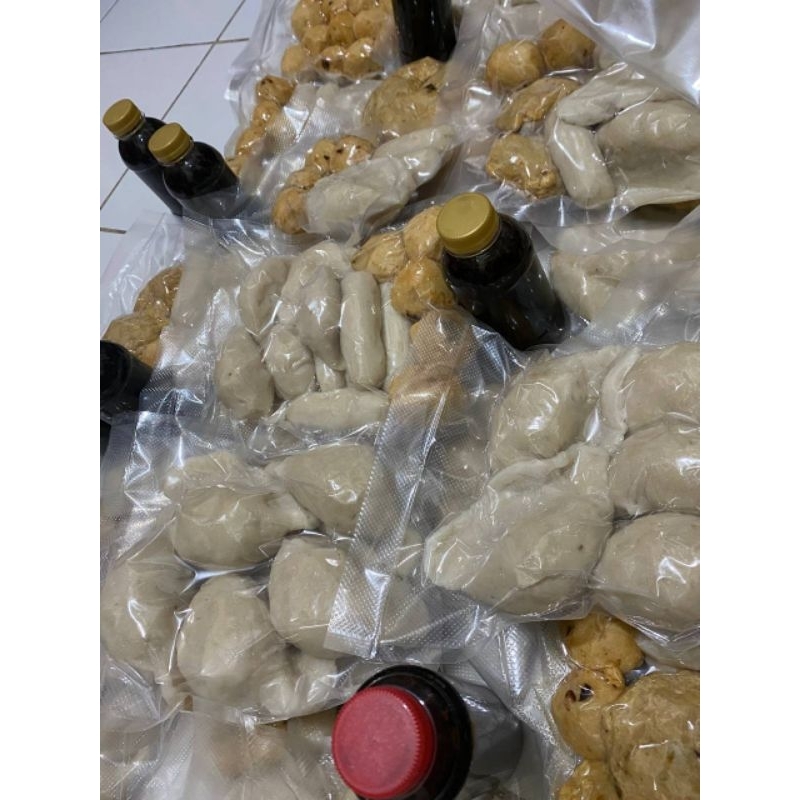 

Frozen Food / Pempek Palembang Frozen / Adaan / Lenjer / Kulit / Kapal Selam / Asli 100% Ikan Tenggiri / Empek Empek / Mpek Mpek