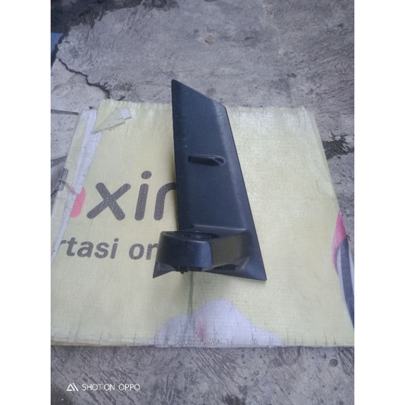 kaki spion mobil kijang inova reborn sebelah kanan
