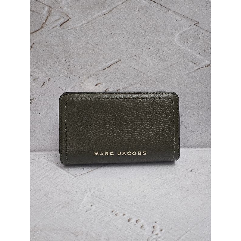 Marc Jacobs Groove olive medium wallet (preloved)