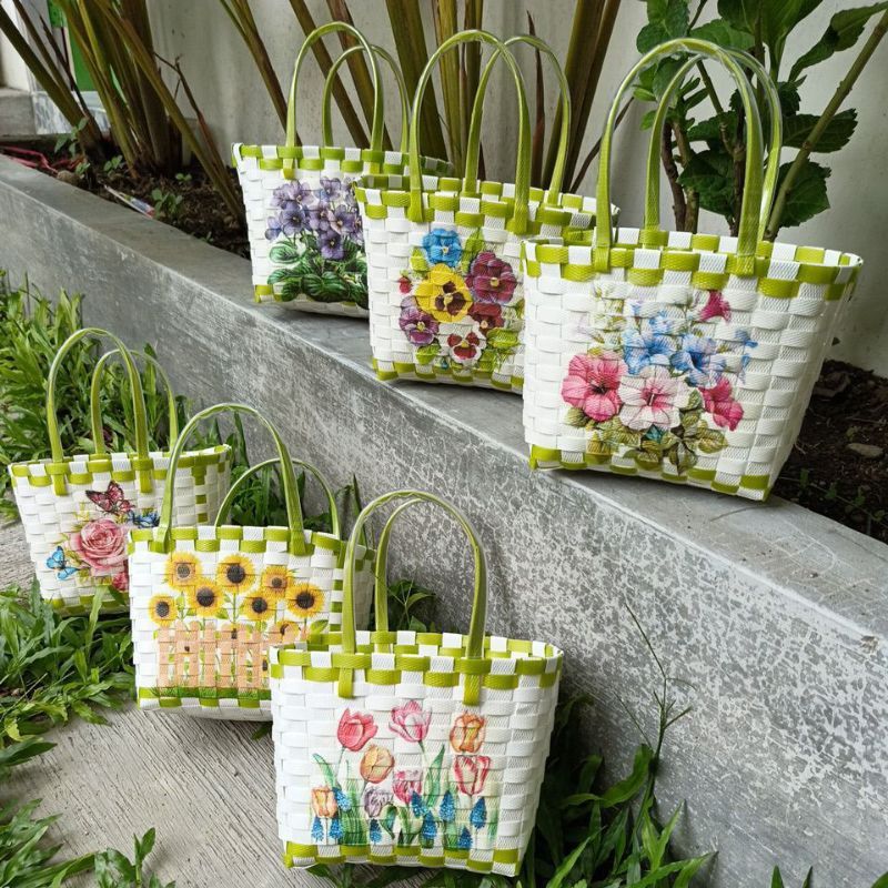 

tas decoupage super mini, tas anyaman cantik, tas souvenir, tas hampers cantik