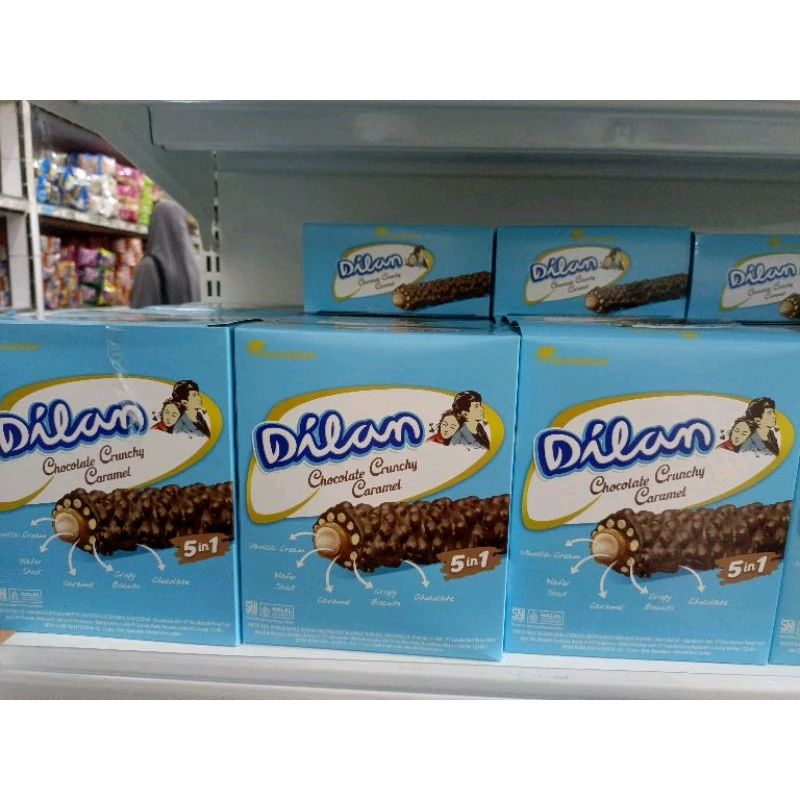 

Dilan crunchy caramel coklat wafer roll isi 12