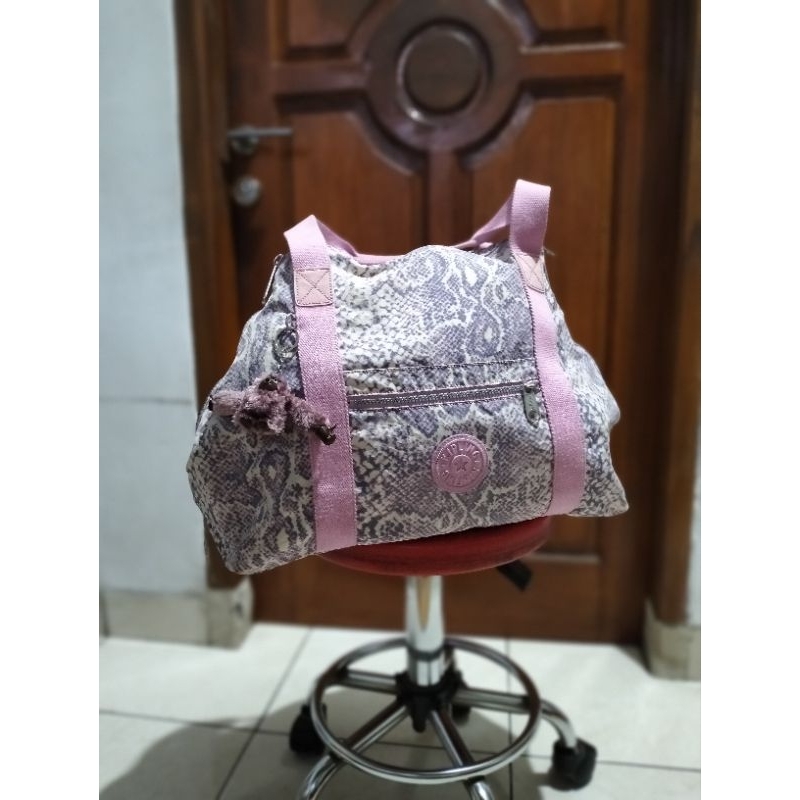 tas Tote atau minggat kipling
