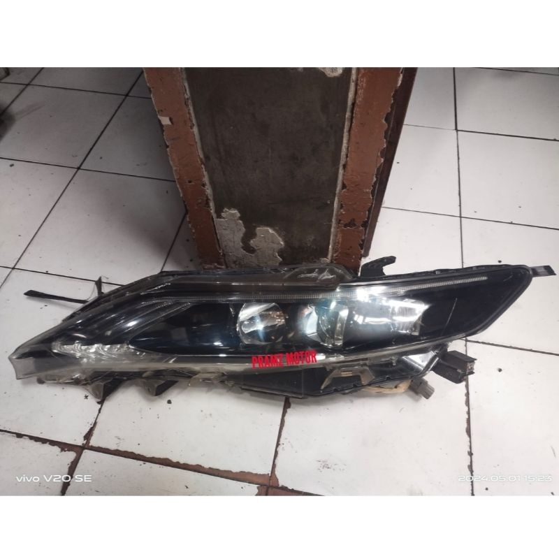 HEADLAMP TOYOTA HARRIER 2014-2018