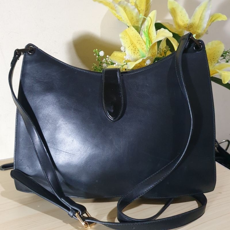 Tas Sling Bag Vintage kulit Bally Preloved.