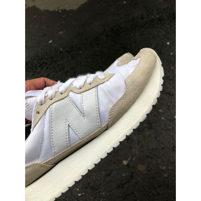 NB 237 Sepatu Sneakers