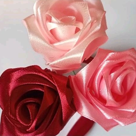 Bunga mawar satin satuan