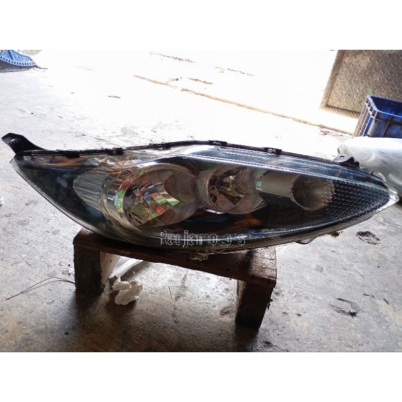 headlamp ford fiesta 2011 2013